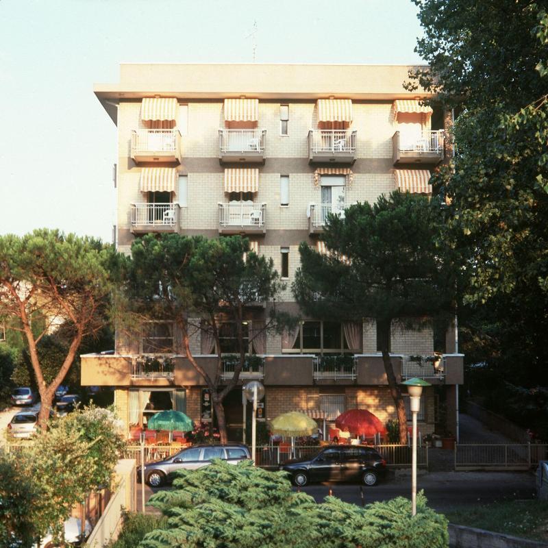 Hotel Marselli Римини Екстериор снимка