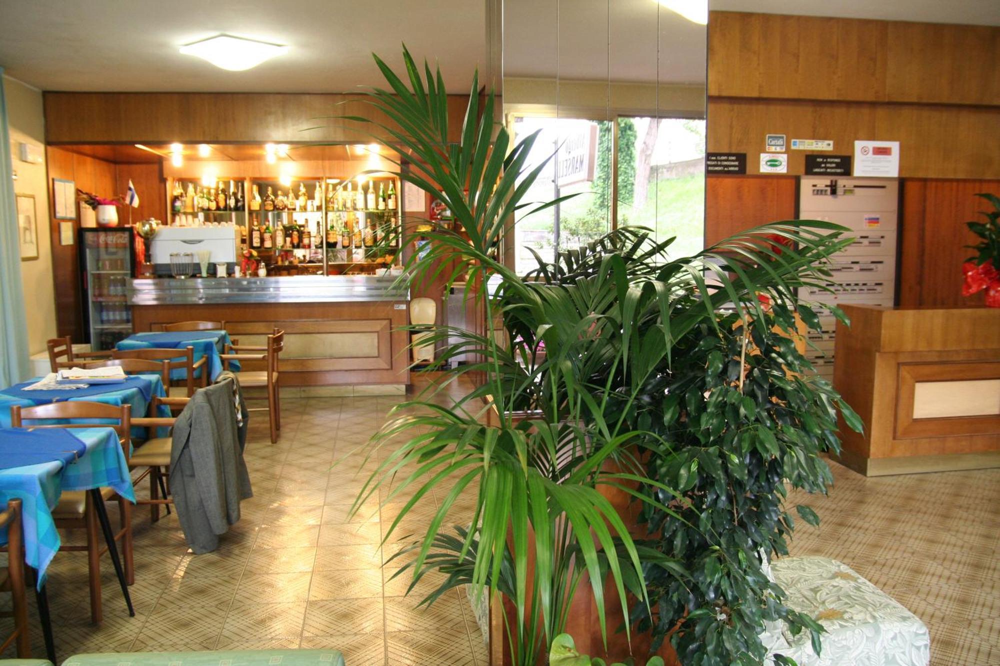 Hotel Marselli Римини Екстериор снимка
