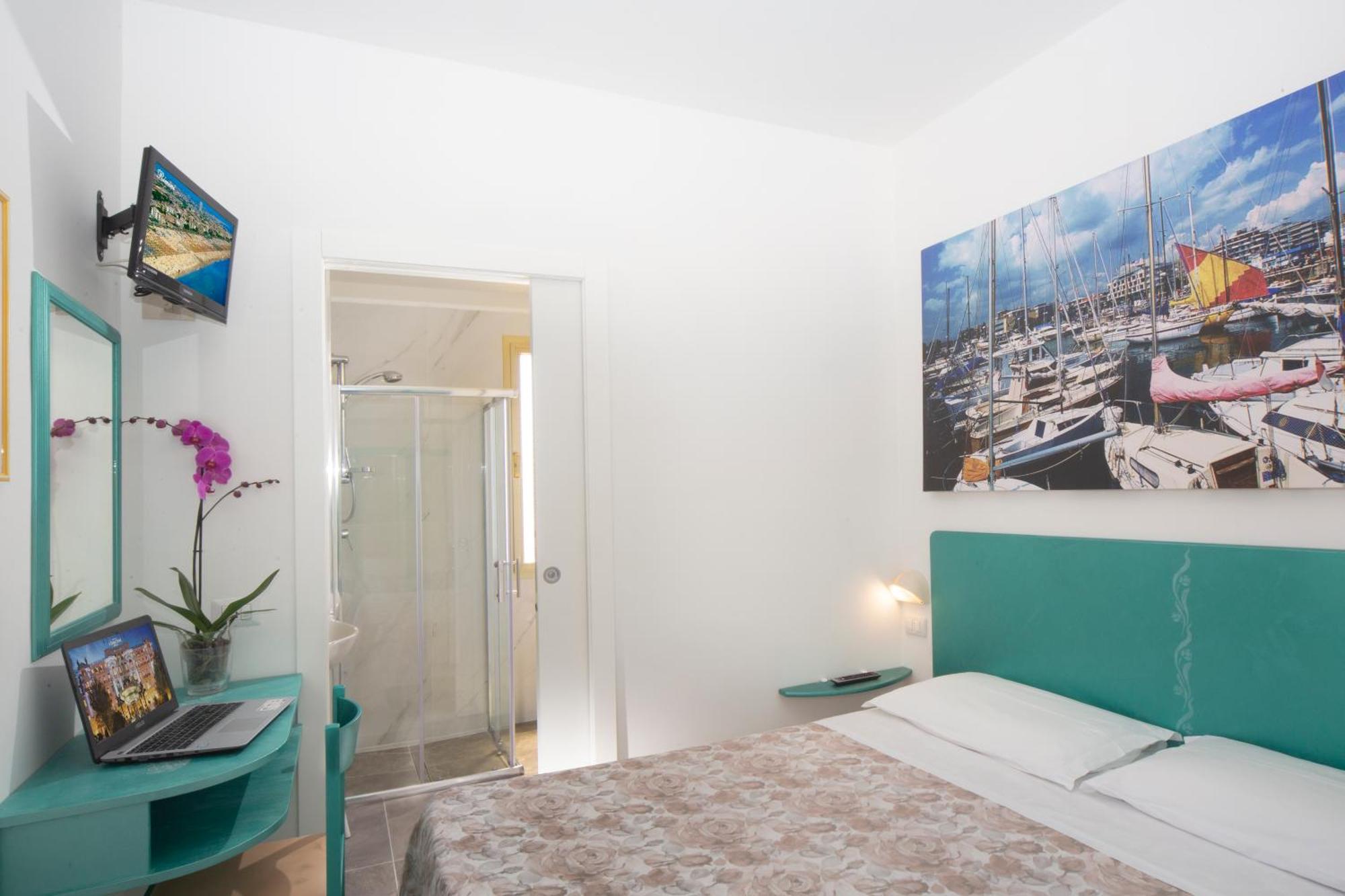 Hotel Marselli Римини Екстериор снимка