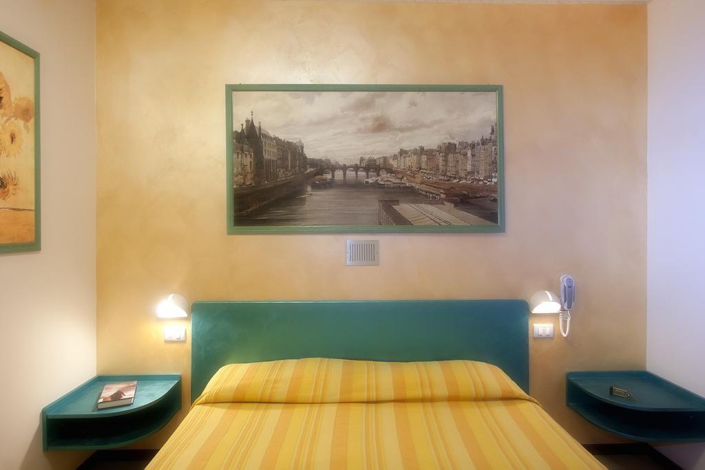 Hotel Marselli Римини Екстериор снимка