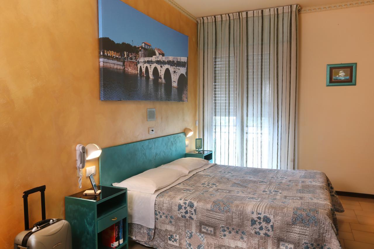 Hotel Marselli Римини Екстериор снимка