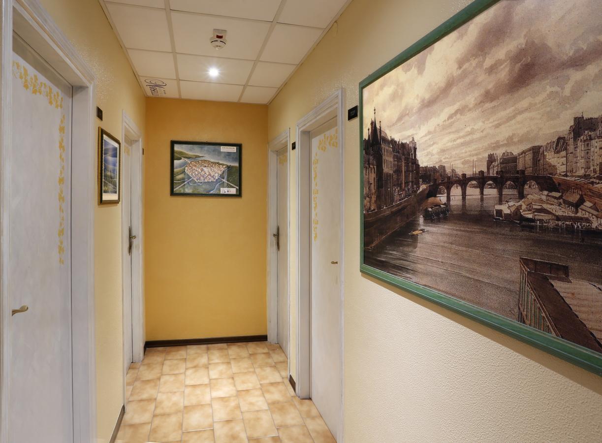 Hotel Marselli Римини Екстериор снимка
